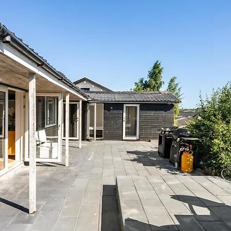 Awesome In With House Sea View
