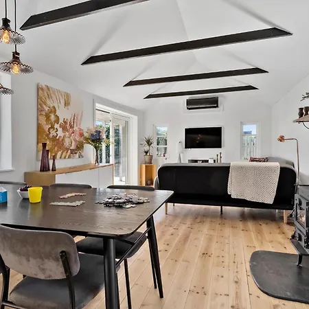 Awesome In With House Sea View