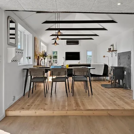 Awesome In With House Sea View Holiday home Munkebo